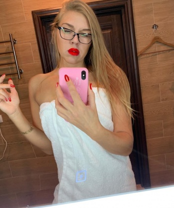 У меня есть все необходимое, чтобы сделать твои самые темные фантазии яркими реальностью. 💋
Я опытная и нежная путана, и мои услуги предоставляются с любовью и страстью. Я гарантирую полное удовлетворение твоих желаний и фантазий. Открой для себя оазис наслаждения и безудержного веселья со мной. 🌴
Живу в Москве и могу предложить тебе широкий выбор развлечений и эксклюзивных услуг. Будь то приятный день в SPA-салоне или страстная ночь в специально оборудованной комнате наслаждения, я готова сделать каждое наше свидание незабываемым. 🎉
У меня множество положительных отзывов от благодарных клиентов, которые наслаждались моей компанией. Ты можешь быть следующим, кто испытает мою нежность и страсть. Имей в виду, что я всегда держу в тайне все наши встречи. 🤫
Посмотри мои фото, чтобы увидеть мою прекрасную внешность, и не стесняйся связаться со мной. Я гарантирую, что мое обслуживание будет превосходным и ты будешь хотеть вернуться ко мне снова и снова. 💌 5780, 30 лет