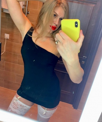 У меня есть все необходимое, чтобы сделать твои самые темные фантазии яркими реальностью. 💋
Я опытная и нежная путана, и мои услуги предоставляются с любовью и страстью. Я гарантирую полное удовлетворение твоих желаний и фантазий. Открой для себя оазис наслаждения и безудержного веселья со мной. 🌴
Живу в Москве и могу предложить тебе широкий выбор развлечений и эксклюзивных услуг. Будь то приятный день в SPA-салоне или страстная ночь в специально оборудованной комнате наслаждения, я готова сделать каждое наше свидание незабываемым. 🎉
У меня множество положительных отзывов от благодарных клиентов, которые наслаждались моей компанией. Ты можешь быть следующим, кто испытает мою нежность и страсть. Имей в виду, что я всегда держу в тайне все наши встречи. 🤫
Посмотри мои фото, чтобы увидеть мою прекрасную внешность, и не стесняйся связаться со мной. Я гарантирую, что мое обслуживание будет превосходным и ты будешь хотеть вернуться ко мне снова и снова. 💌 5780, 30 лет